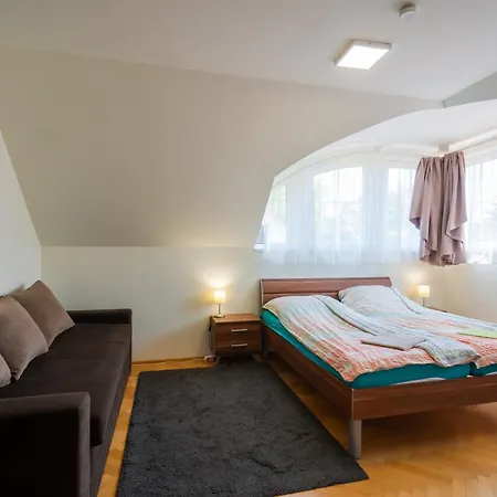 Kuenszler Apartmanhaz Zamárdi Exterior photo