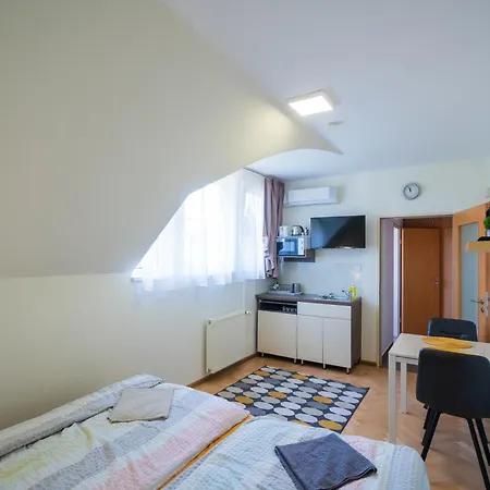 Kuenszler Apartmanhaz Zamárdi Exterior photo