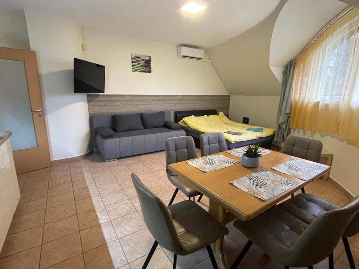 Kuenszler Apartmanhaz * Zamardi