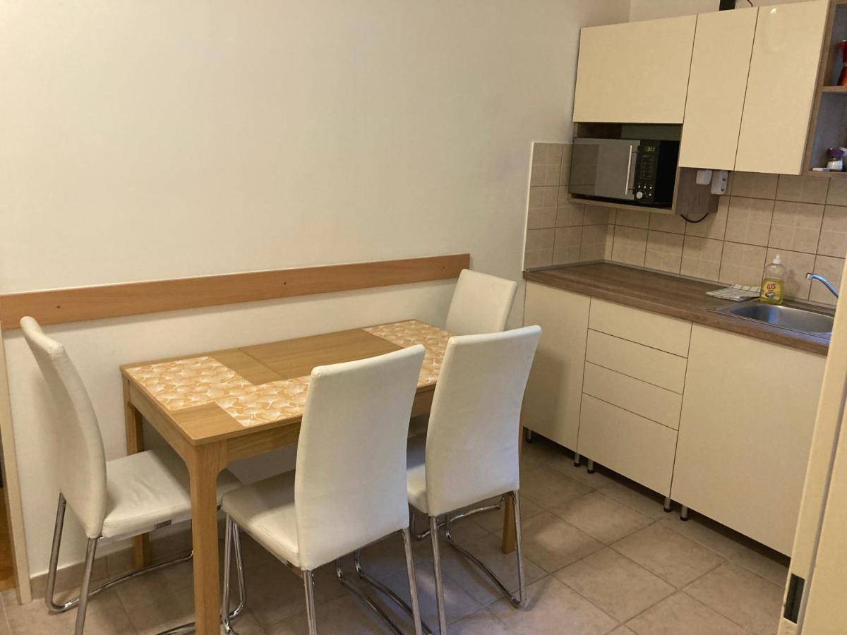 Apartment Kuenszler Apartmanhaz Zamardi