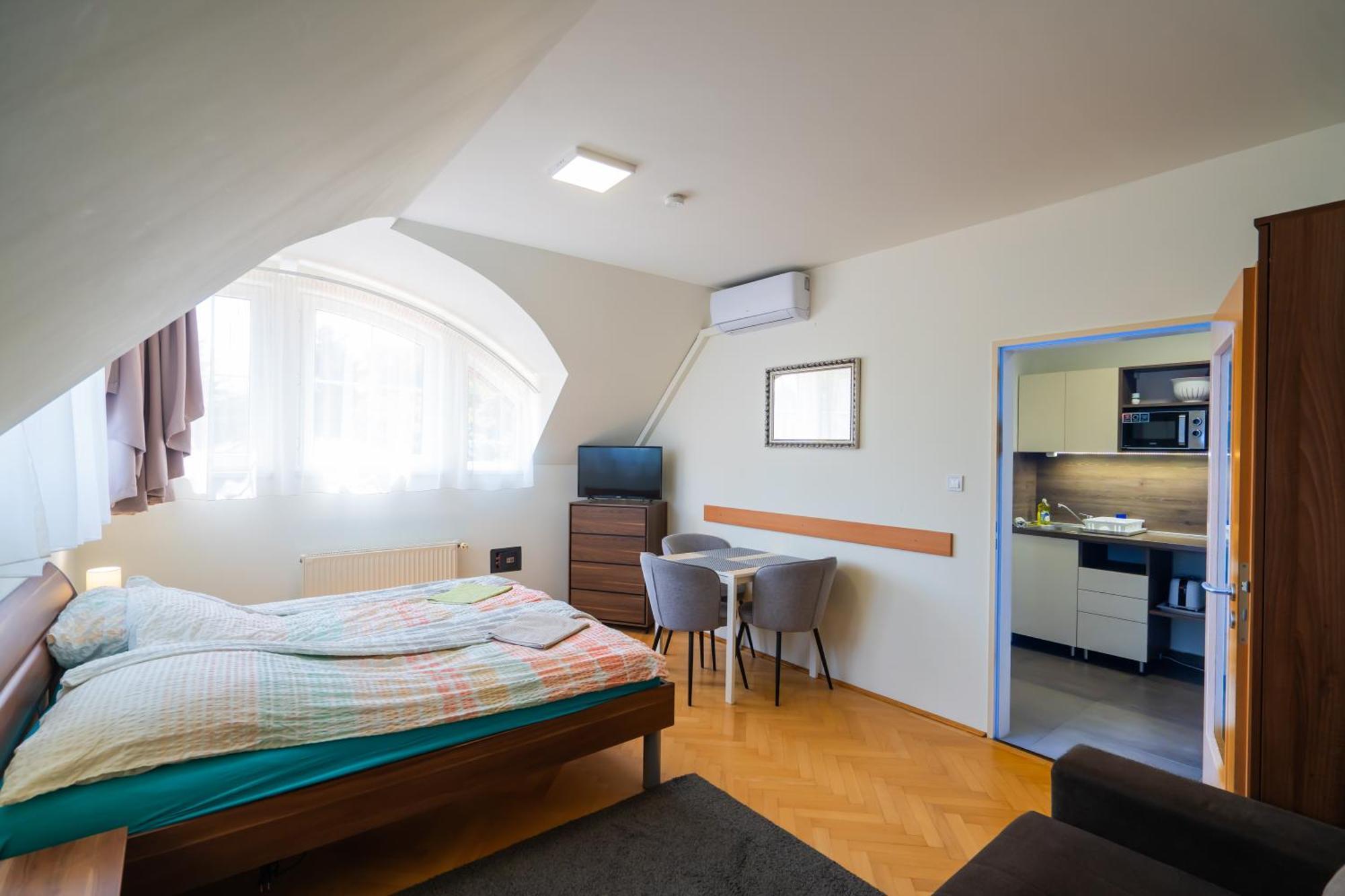 Kuenszler Apartmanhaz Zamardi